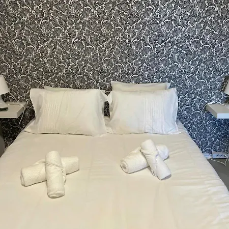 Hostal Liber *