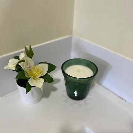 Liber אכסניה *